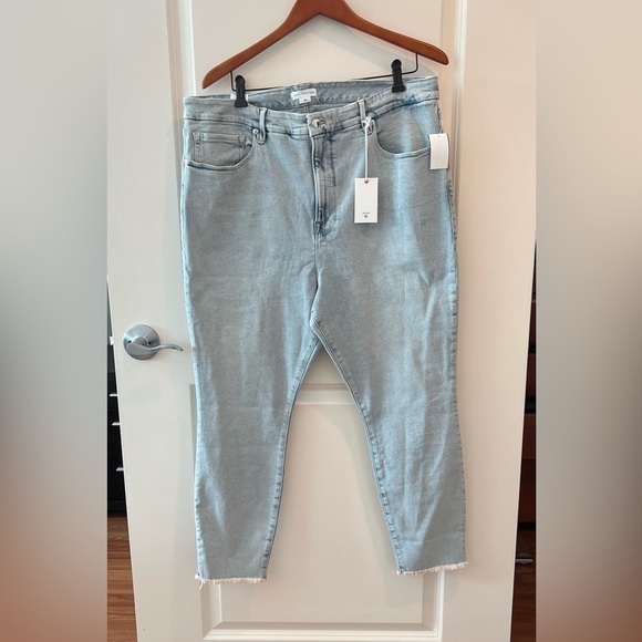 GOOD AMERICAN GOOD LEGS GROP LONG FRAY HEM JEANS IN BLUE669 NWT - Picture 2 of 16